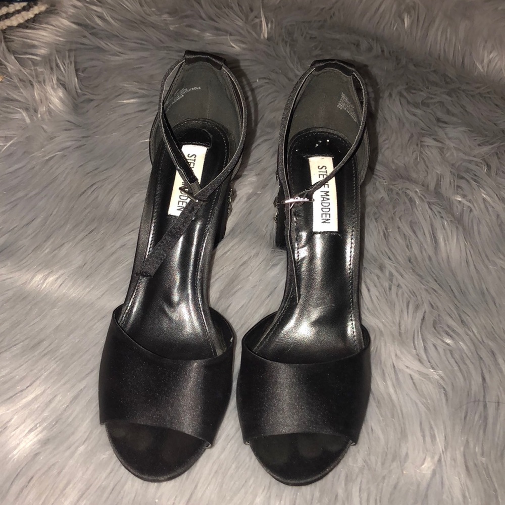 Steve Madden pumps